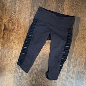 Lulu lemon running legging with mesh detail